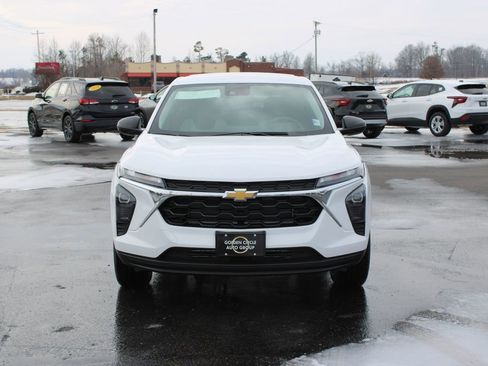 New 2026 Chevrolet Trax LS image 3