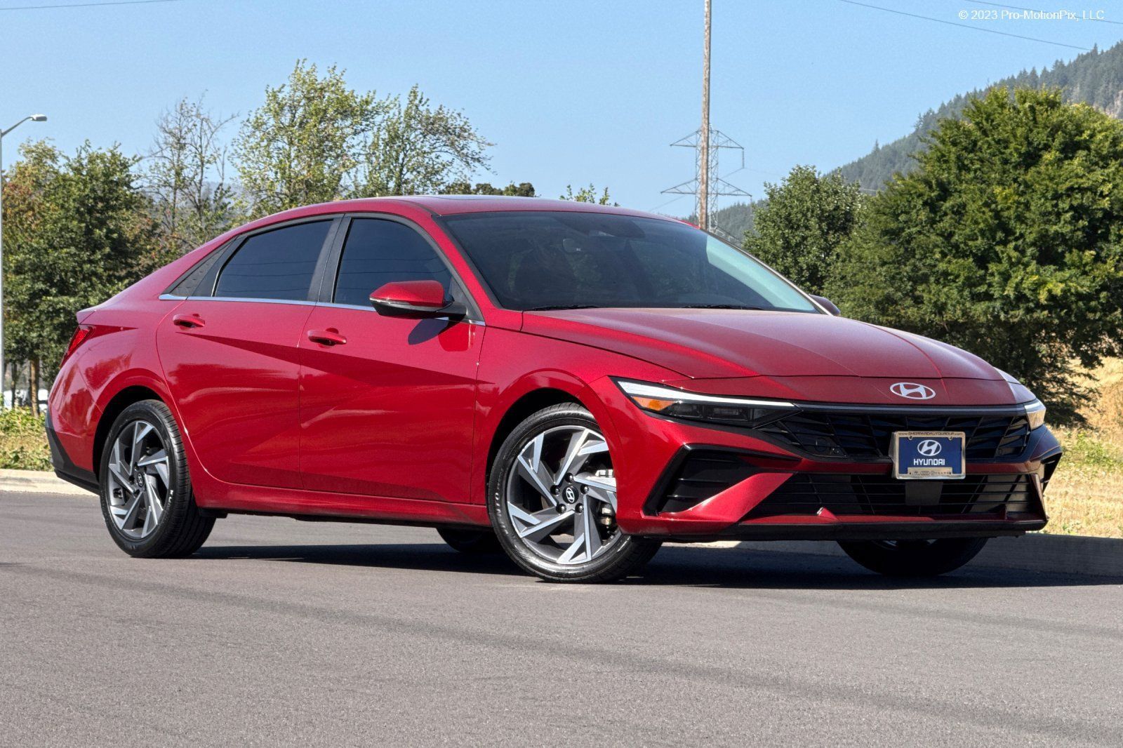 Used 2025 Hyundai Elantra Limited FWD image 1