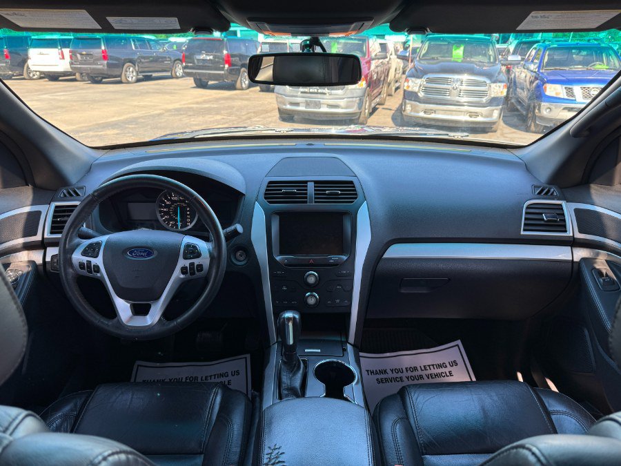 Used 2015 Ford Explorer XLT w/ Equipment Group 202B AWD/4WD image 20