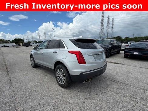 Used 2017 Cadillac XT5 Luxury FWD image 3