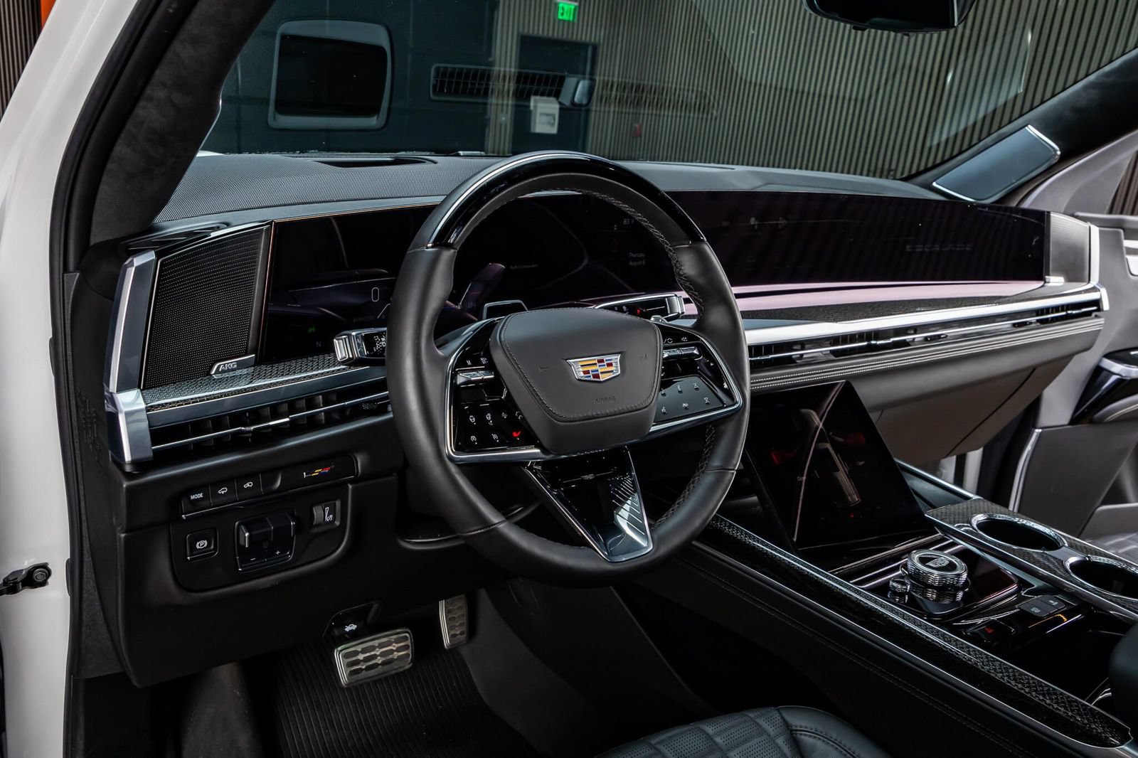 Used 2025 Cadillac Escalade V AWD/4WD image 14