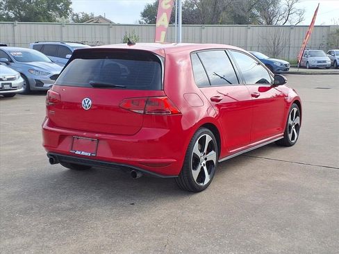 Used 2017 Volkswagen GTI SE image 4