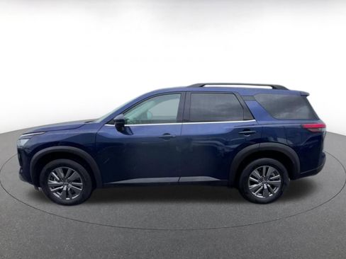 Used 2025 Nissan Pathfinder SV FWD image 8