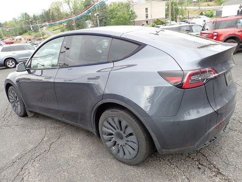 Used 2023 Tesla Model Y Long Range AWD/4WD image 4