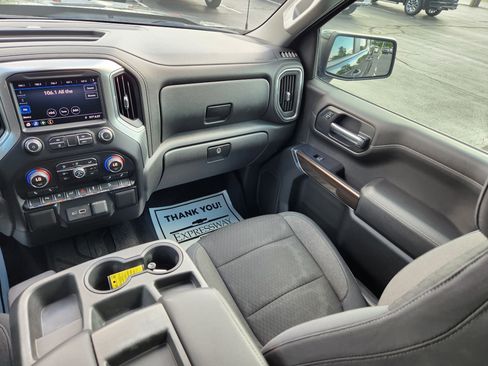 Used 2019 Chevrolet Silverado 1500 LT Trail Boss w/ Convenience Package AWD/4WD image 17