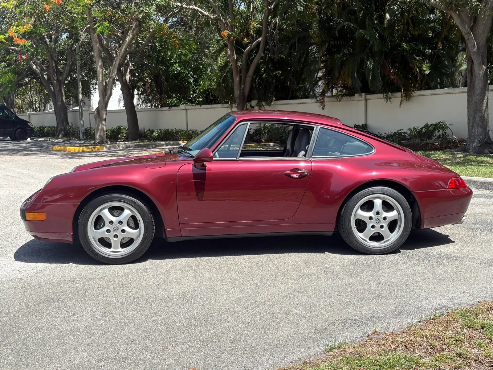 Used 1997 Porsche 911 Carrera image 4