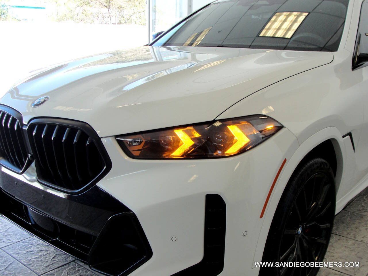 Used 2024 BMW X6 xDrive40i w/ M Sport Professional Package AWD/4WD image 11