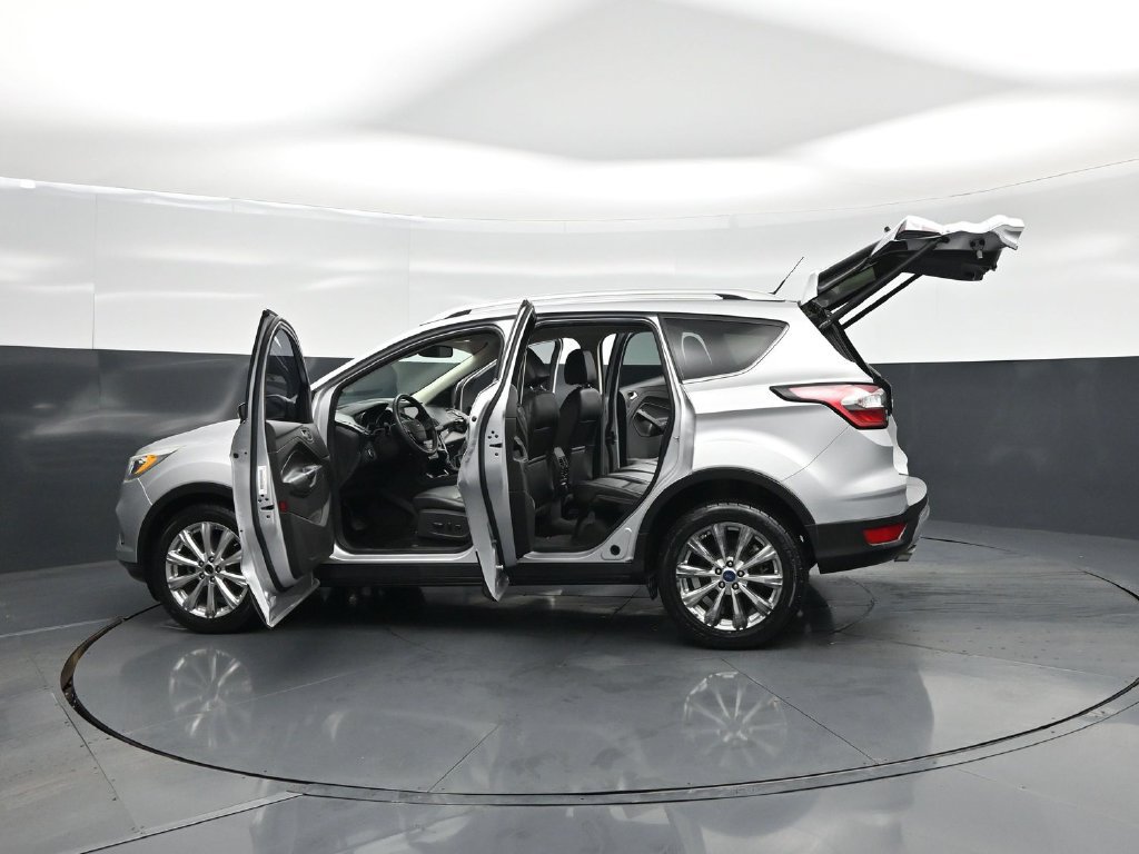 Used 2017 Ford Escape Titanium FWD image 33