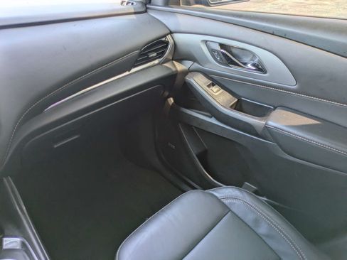 Used 2020 Chevrolet Traverse RS FWD image 12