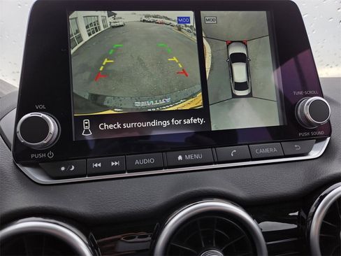 Used 2025 Nissan Sentra SR w/ SR Premium Package image 10