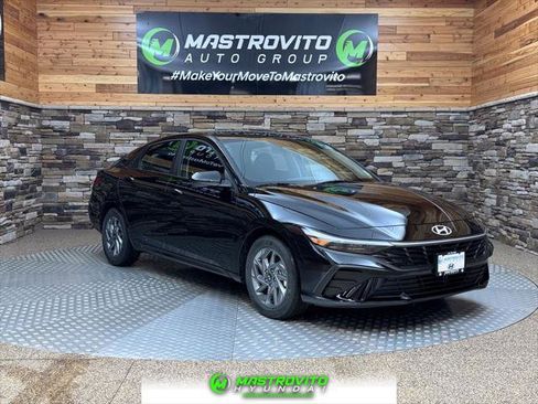 New 2026 Hyundai Elantra Hybrid FWD image 1