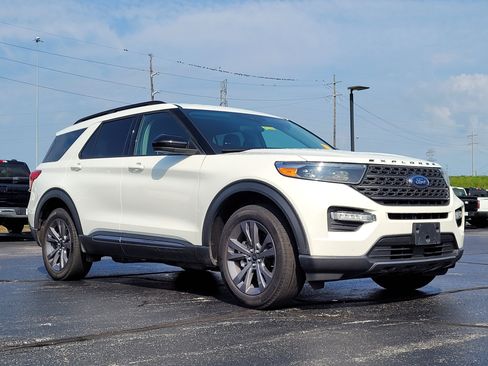 Used 2022 Ford Explorer XLT w/ Equipment Group 202A AWD/4WD image 1