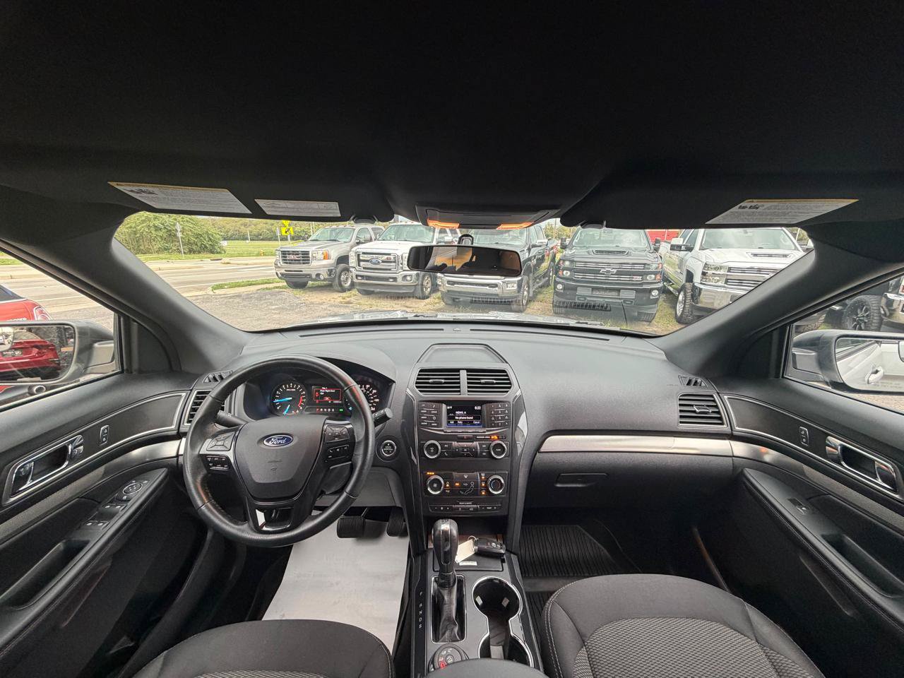 Used 2019 Ford Explorer XLT AWD/4WD image 9