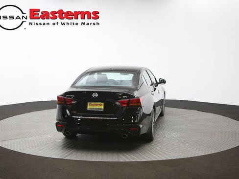 Used 2023 Nissan Altima 2.5 SV w/ SV Premium Package FWD image 41