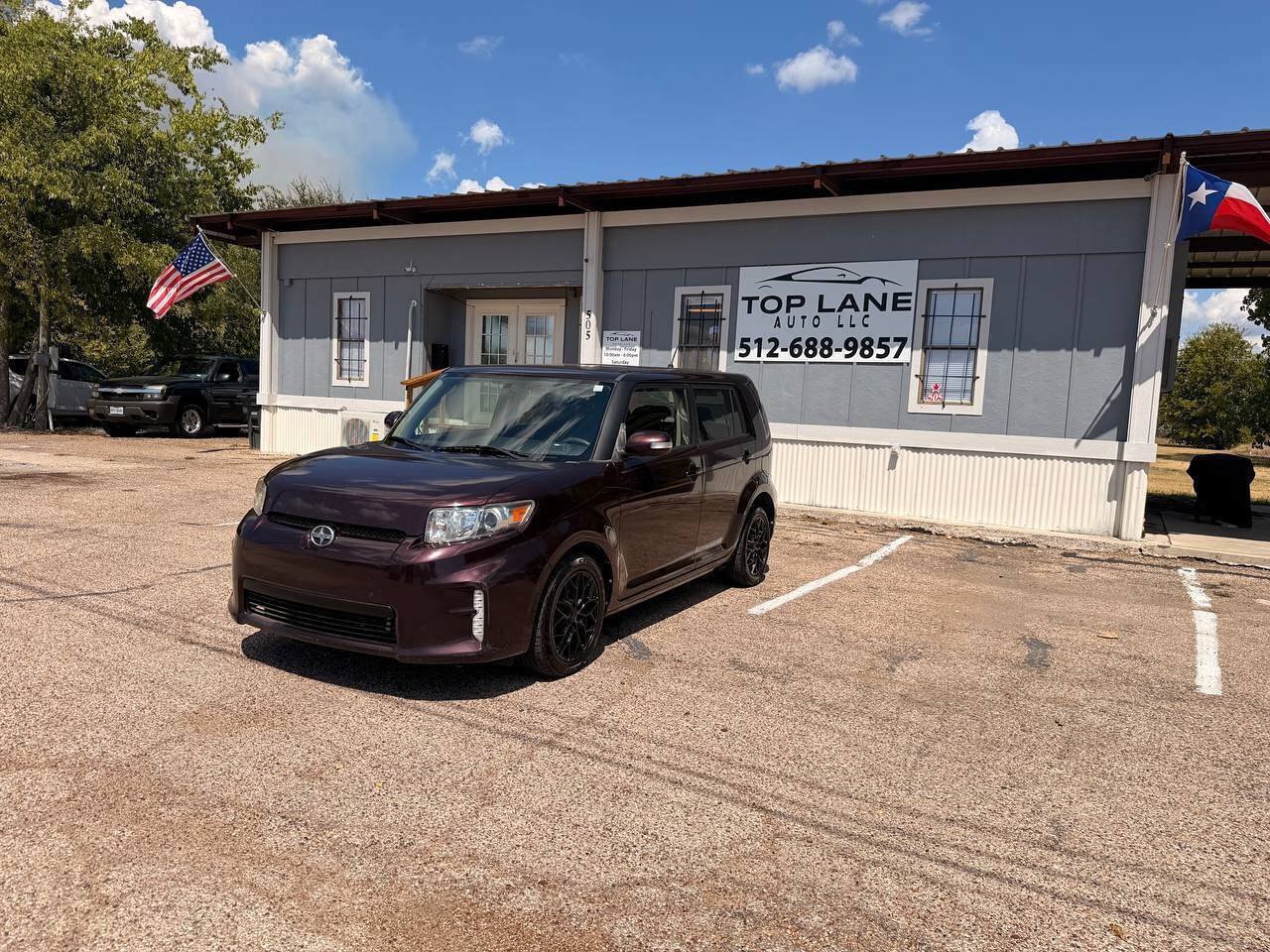 Used 2015 Scion xB FWD image 2