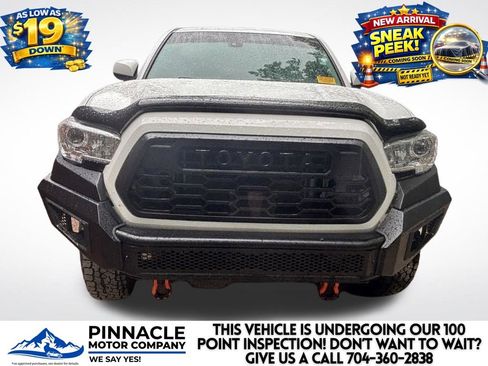 Used 2022 Toyota Tacoma SR w/ SR Convenience Package AWD/4WD image 3