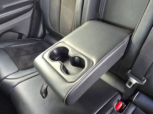 Used 2024 Jeep Grand Cherokee Altitude image 12