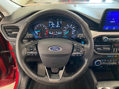 Used 2022 Ford Escape SE w/ SE Sport Appearance Package AWD/4WD image 19