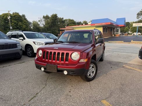 Used 2014 Jeep Patriot Sport FWD image 31