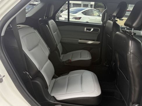 Used 2021 Ford Explorer XLT w/ Equipment Group 202A AWD/4WD image 23