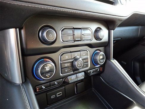 Certified 2023 Chevrolet Suburban LT image 13