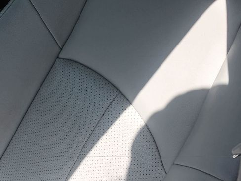 Used 2015 INFINITI Q40 w/ Navigation Package RWD image 33