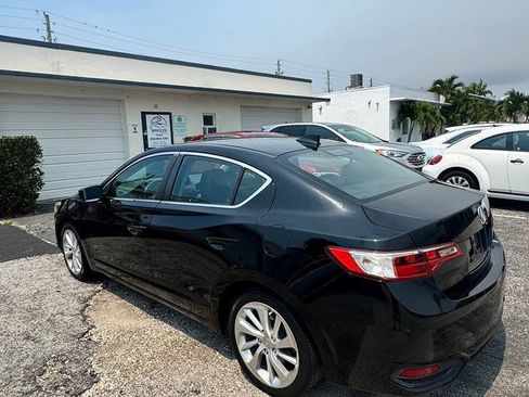 Used 2017 Acura ILX FWD image 4