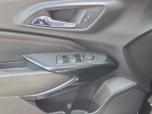 Used 2024 Chevrolet Trax RS w/ Sunroof Package FWD image 27