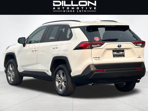 Used 2022 Toyota RAV4 LE AWD/4WD image 6