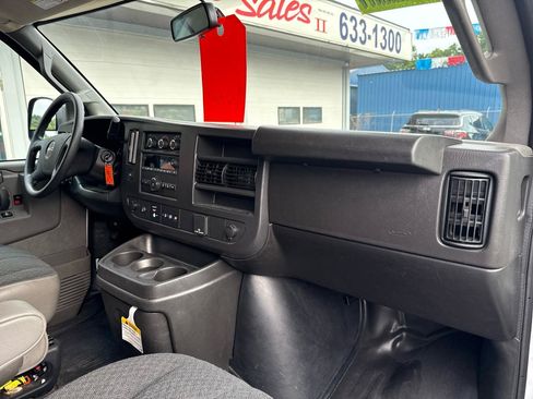 Used 2025 GMC Savana 2500 w/ Driver Convenience Package RWD image 21