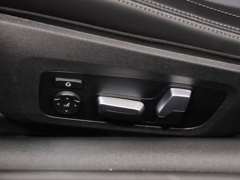 Used 2021 BMW 840i xDrive Coupe w/ M Sport Package image 61