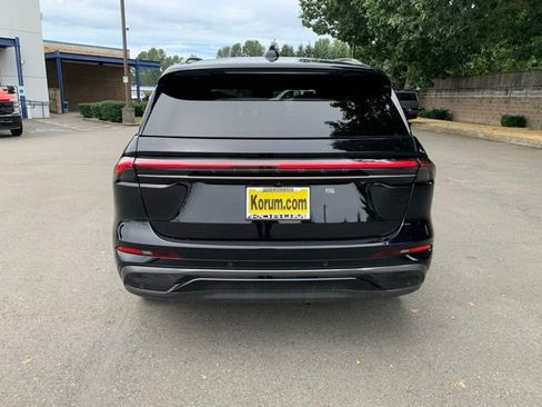 New 2025 Lincoln Nautilus Reserve image 5