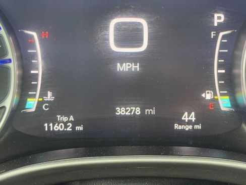 Used 2024 Chrysler Pacifica Touring-L FWD image 19