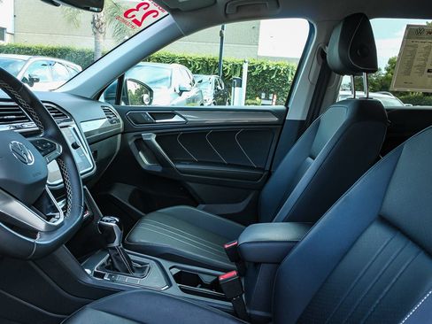 Used 2023 Volkswagen Tiguan SE FWD image 18