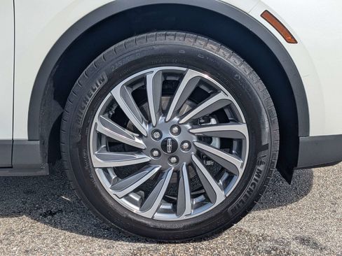 Used 2023 Lincoln Corsair Reserve w/ Equipment Group 201A FWD image 11