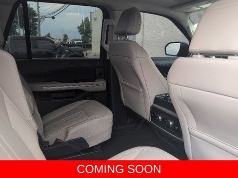 Used 2024 Ford Expedition Limited AWD/4WD image 9