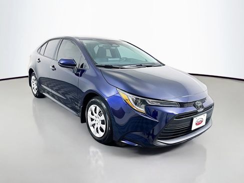 Used 2026 Toyota Corolla LE FWD image 3