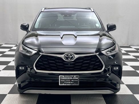 Used 2022 Toyota Highlander Platinum AWD/4WD image 3