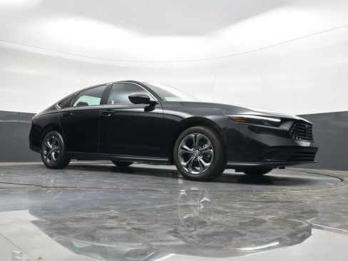 Used 2023 Honda Accord EX image 27