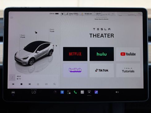 Used 2023 Tesla Model Y AWD image 40