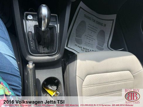 Used 2016 Volkswagen Jetta Sport FWD image 17