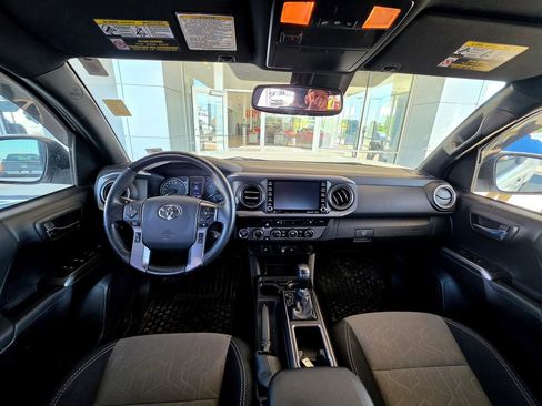 Used 2020 Toyota Tacoma TRD Sport AWD/4WD image 19