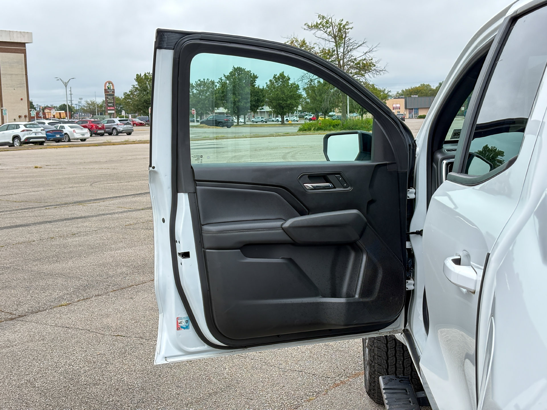 Used 2023 GMC Canyon Elevation w/ Convenience Package RWD image 14