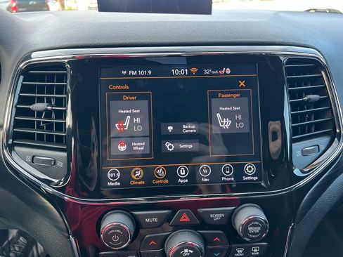 Used 2021 Jeep Grand Cherokee Laredo X image 33