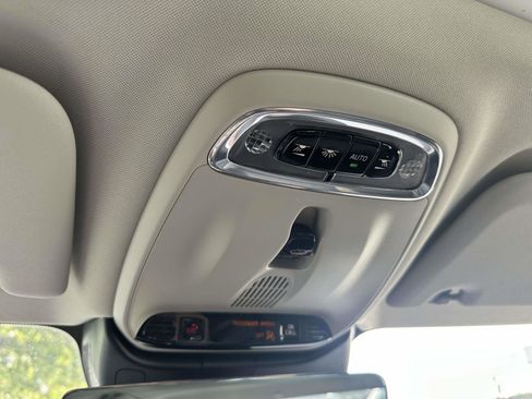 Certified 2022 Volvo S60 B5 Momentum w/ Premium Package image 31