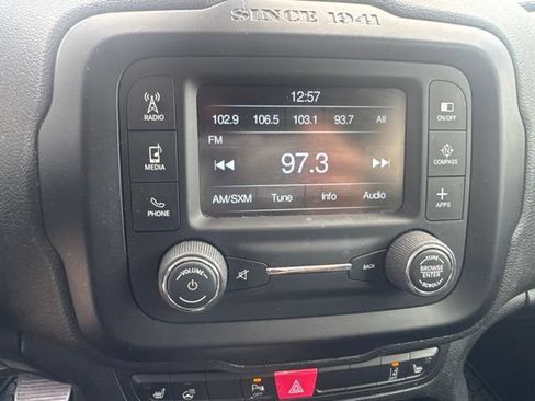 Used 2017 Jeep Renegade Latitude w/ Advanced Technology Group AWD/4WD image 12