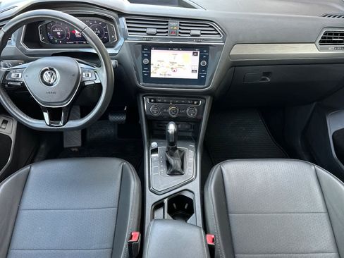 Used 2020 Volkswagen Tiguan SEL image 3
