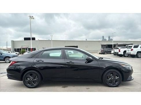 Used 2023 Hyundai Elantra SEL FWD image 7