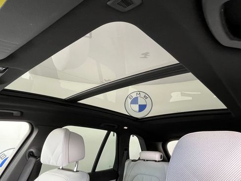 Used 2024 BMW X5 xDrive40i w/ M Sport Package AWD/4WD image 29