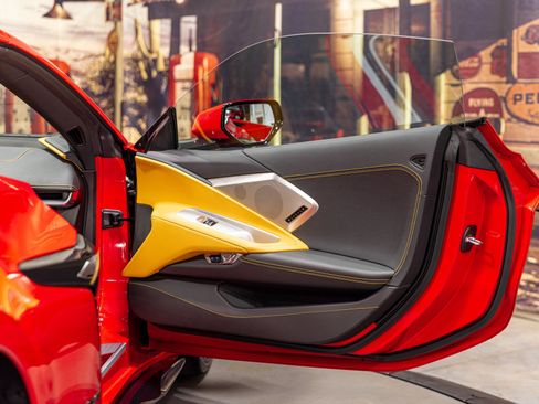 Used 2023 Chevrolet Corvette Z06 w/ Z07 Performance Package image 24